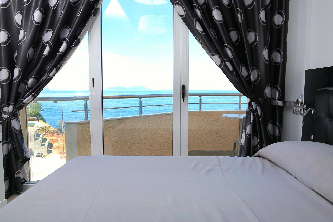 Nomelia Residence B&B Vlorë Extérieur photo